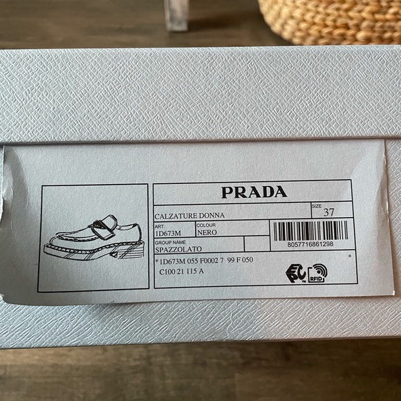 Brushed leather loafers (pointed toe). Size 37 (6.5 US) - Picture 10 of 12